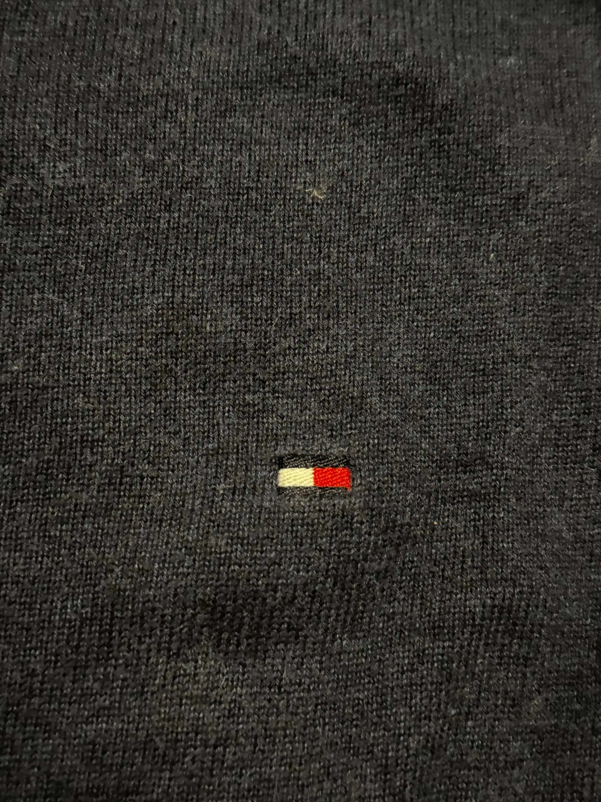 Tommy Hilfiger Sweatshirt in Marineblau, Größe L, Second-Hand, nachhaltige Designerqualität.