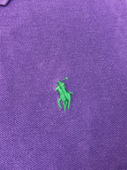 Lila Ralph Lauren Poloshirt in Größe XL mit grünem Logo.