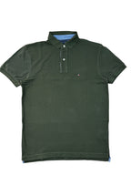 Olivgrünes Tommy Hilfiger Poloshirt in Größe M.