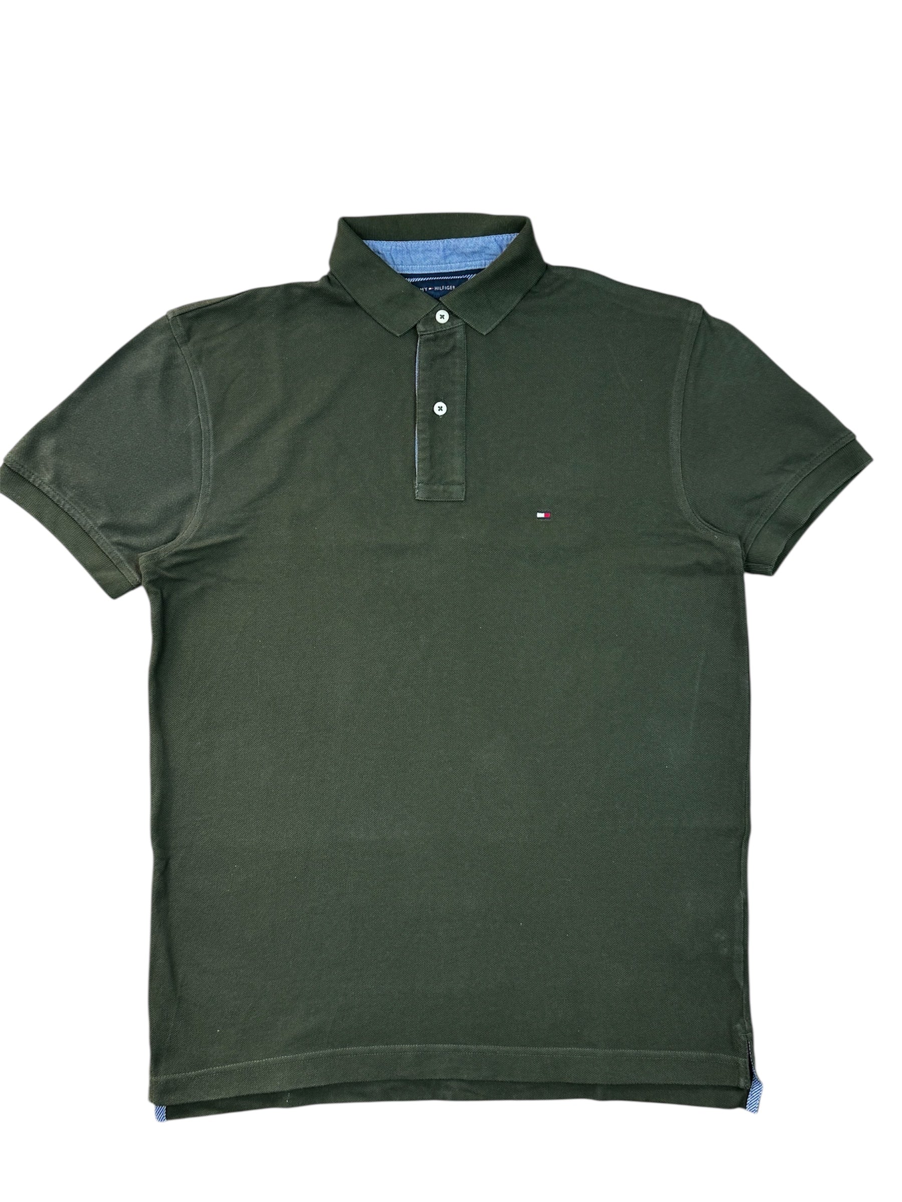 Olivgrünes Tommy Hilfiger Poloshirt in Größe M.