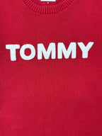 Roter Tommy Hilfiger Pullover in Größe S mit "TOMMY" Schriftzug.